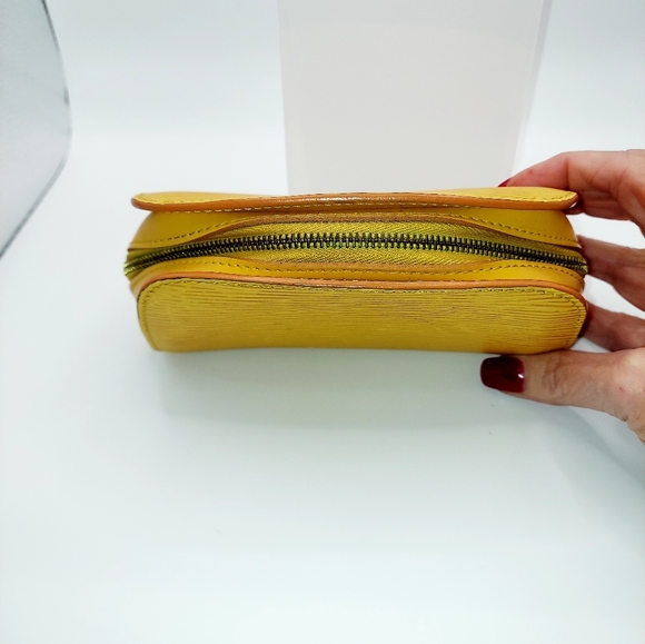 Louis Vuitton Dauphine Pouch In Yellow Epi Leather VGVC COA - Picture 3 of 13